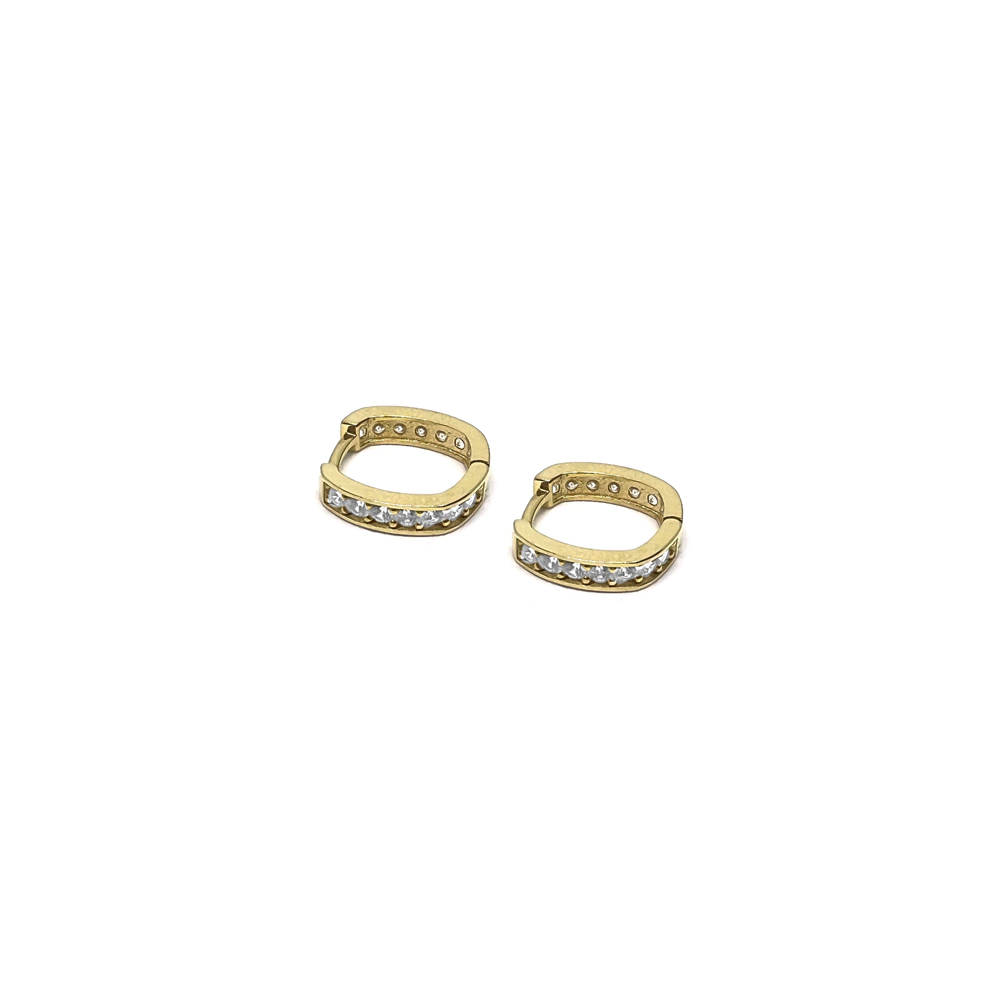 Square Hoops | 
                    18-karat gold and high quality of cubic zirconia stones.